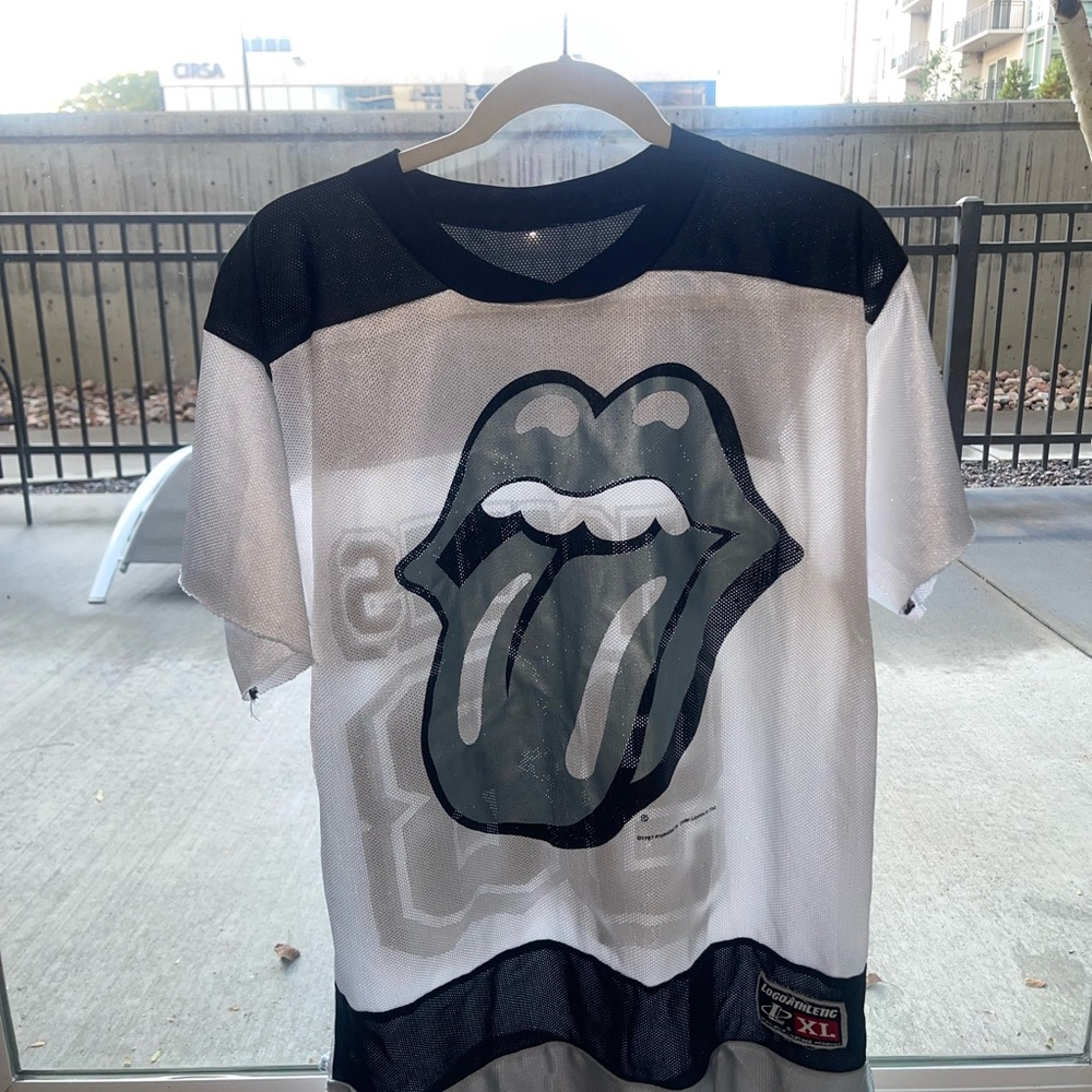 Vintage Rolling Stones Jersey. Graphic Black and White Jersey.